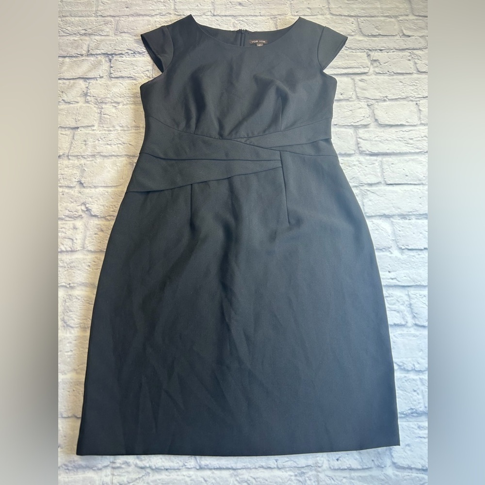 Voir Voir Black Cap Sleeve Midi Dress. Size 8.